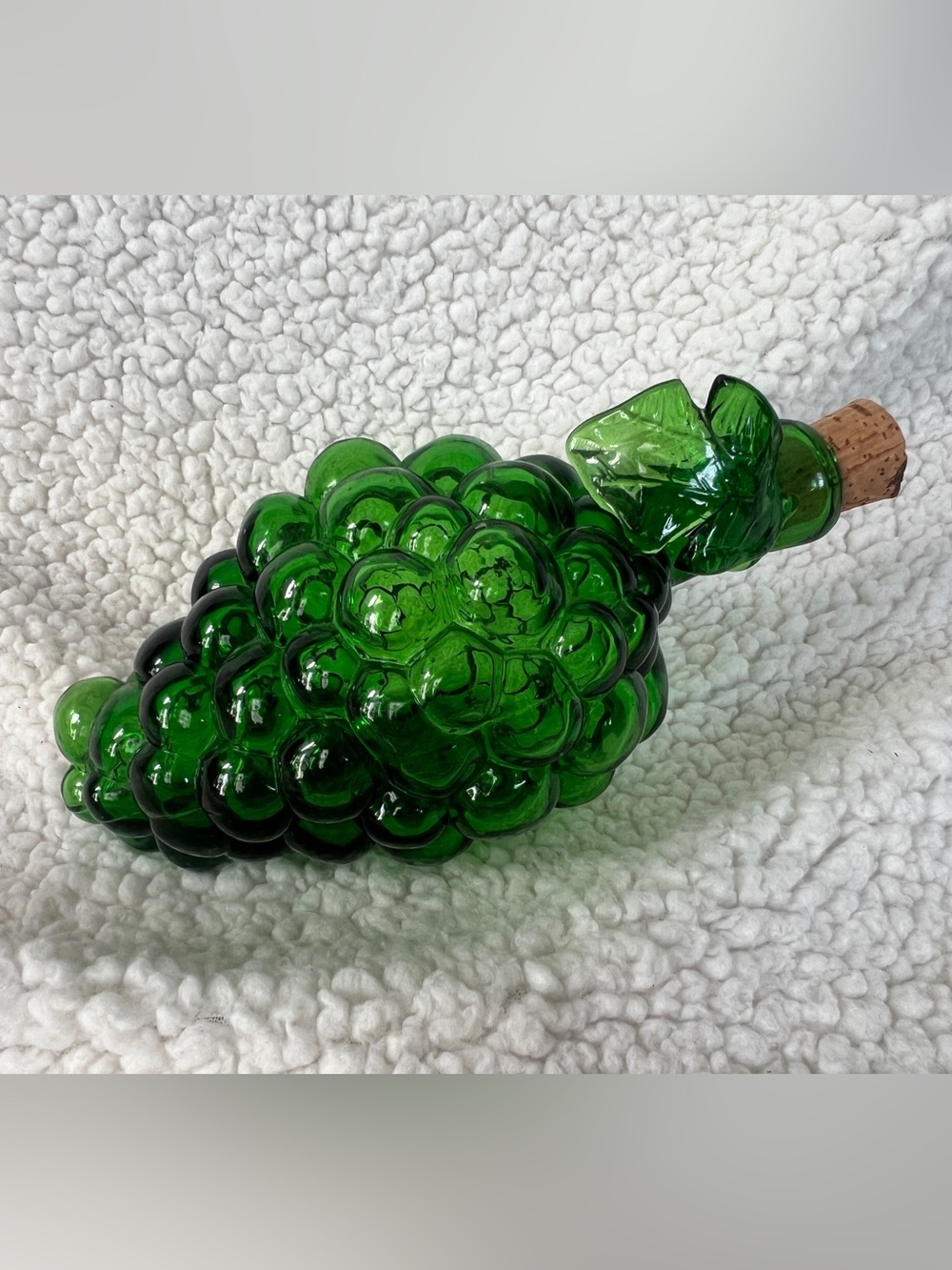 Vintage Green Glass Grape Cluster Bottle/Decanter w/Leaf Recline cork stopper